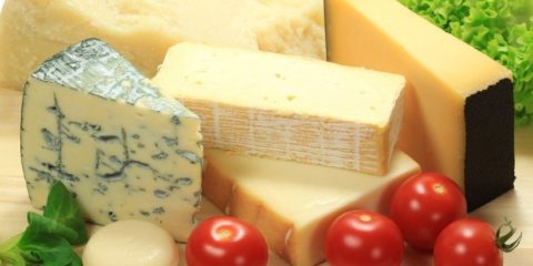 Сир з пліснявою: користь і шкода
