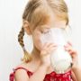 Вчені відкрили незвичайний ефект молока