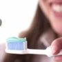 Зубні щітки кишать шкідливими бактеріями