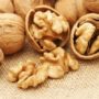 Чому варто частіше їсти волоські горіхи