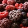 Медики назвали ягоди, які корисніші після заморозки
