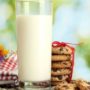 Учені попередили про небезпеку парного молока