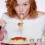 Чим загрожує звичка погано жувати їжу?