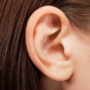 Як в домашніх умовах видаляти сірчані пробки в вухах