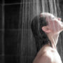 Експерти розповіли, як правильно і часто приймати душ