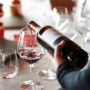 Вчені назвали 7 несподівано корисних властивостей червоного вина