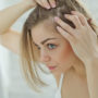 Дерматолог назвала дві головні причини випадіння волосся