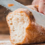 До чого може спричинити вживання білого магазинного хліба: пояснює лікар
