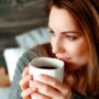 Вчені пояснили, чому жінкам не потрібно пити каву