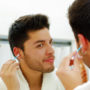 Як правильно чистити вуха і чому вушні палички небезпечні