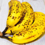 Чим корисні банани з коричневими плямами на шкірці: 7 плюсів для здоров’я