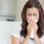 Медики розповіли, як відрізнити ГРВІ від алергії по чханню