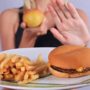 Дієта з високим вмістом жирів провокує біль та запалення – список шкідливих продуктів