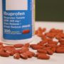 Побічні ефекти ібупрофену: знак на кісточках, який вказує на проблеми з нирками