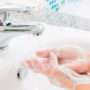 Вчені: миття рук позбавляє від більшої кількості мікробів, чим дезінфікуючі засоби для рук