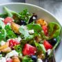 5 інгредієнтів, які варто додати в салат, щоб він став кориснішим для здоров’я і фігури