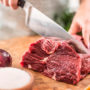 Недосмажене м’ясо назвали фактором ризику смертельного захворювання