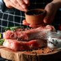 Червоне м’ясо і молочні продукти провокують рак – дослідження