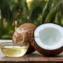 Дієтологиня назвала сім корисних для здоров’я властивостей кокосової олії