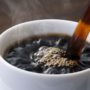 Експерти розповіли, як кофеїн впливає на рівень цукру в крові та тиск
