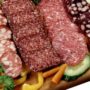 Експерт назвав безпечну для здоров’я кількість з’їденої ковбаси