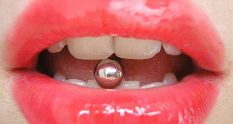 Металічний присмак в роті