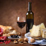 Вчені з’ясували, що вино і сир допомагають знизити ризик деменції