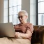 Чим більше, тим краще: ось чому використання інтернету так корисно для літніх людей