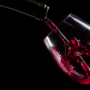 Наркологи пояснили, який вплив на організм випита наодинці пляшка вина