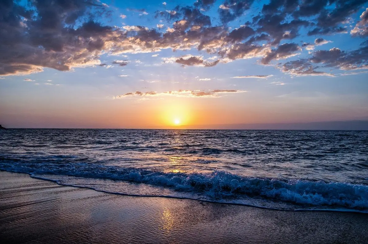 Море