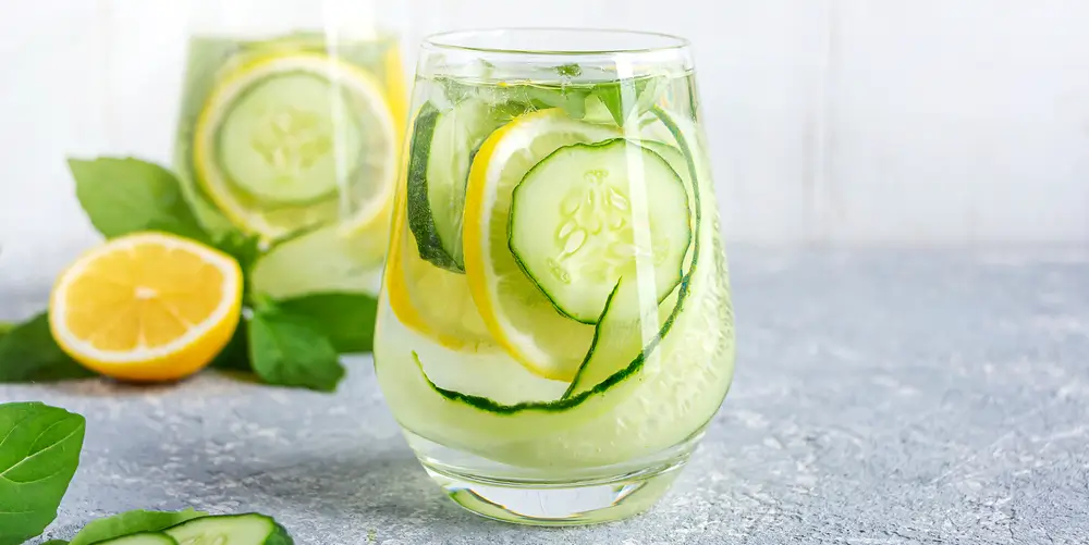Як огіркова вода впливає на здоров’я при регулярному вживанні Вода з огірком